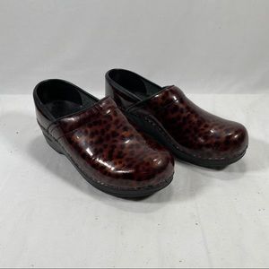 Sanita Women's Leather Brown Animal Print Clogs 37